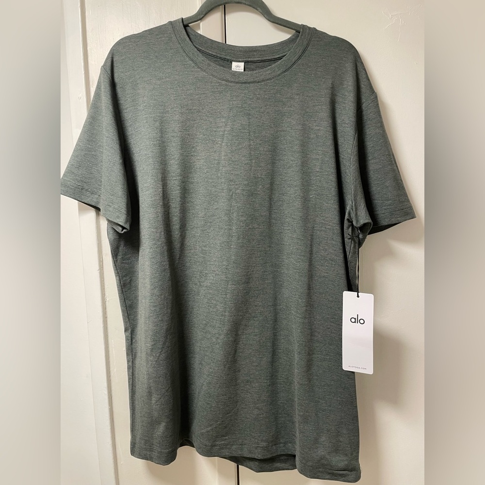 NWT ALO Men's Heather Green Short Sleeve Tee